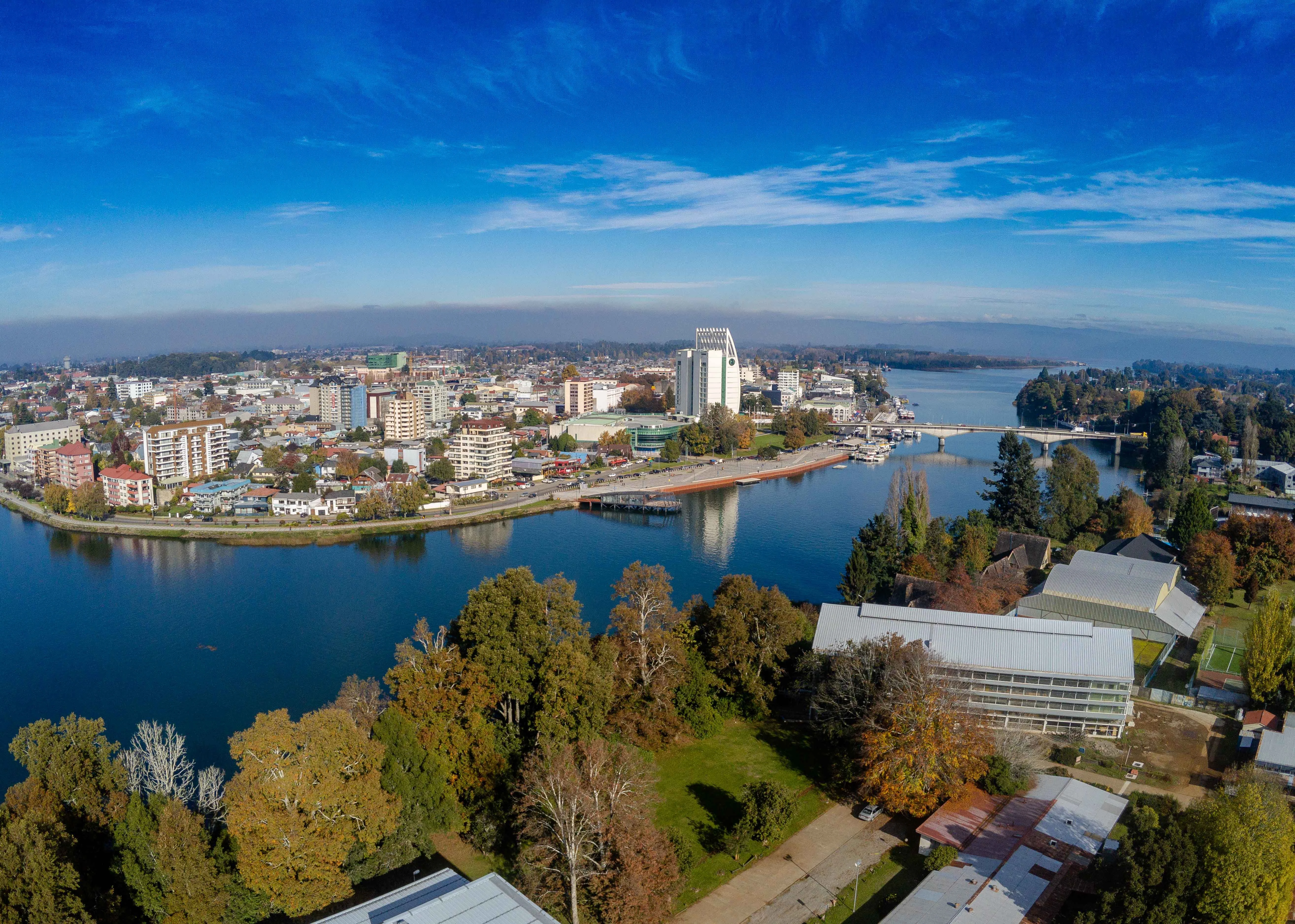 Valdivia by day: Calle-Calle River, riverside market, and city life